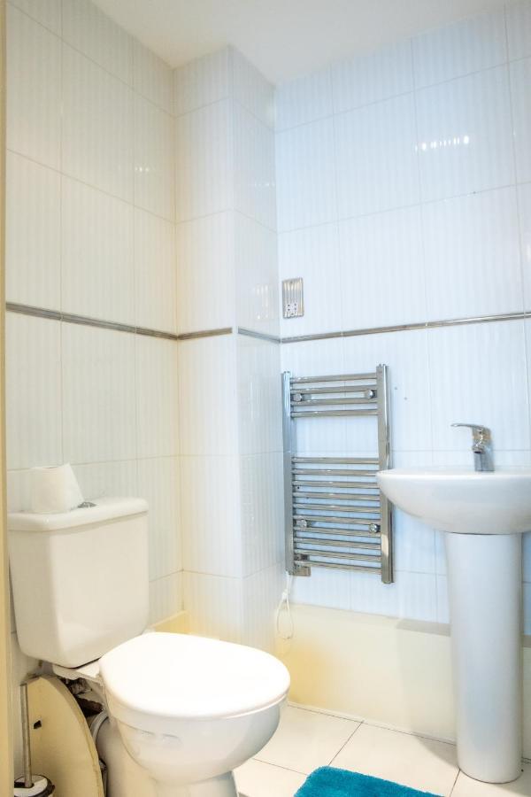 Newly Furnished Appartment Near Train Station וולברהאמפטון מראה חיצוני תמונה