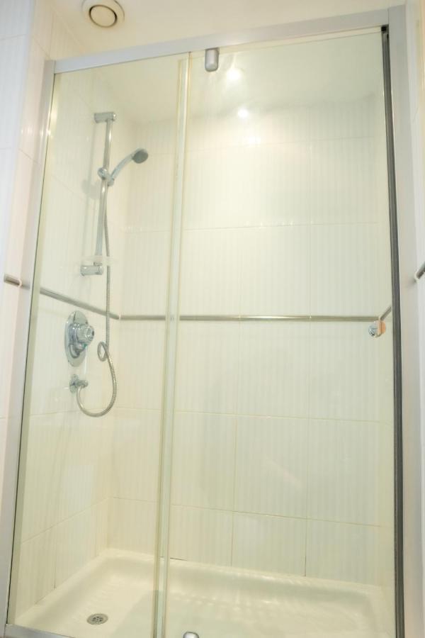 Newly Furnished Appartment Near Train Station וולברהאמפטון מראה חיצוני תמונה