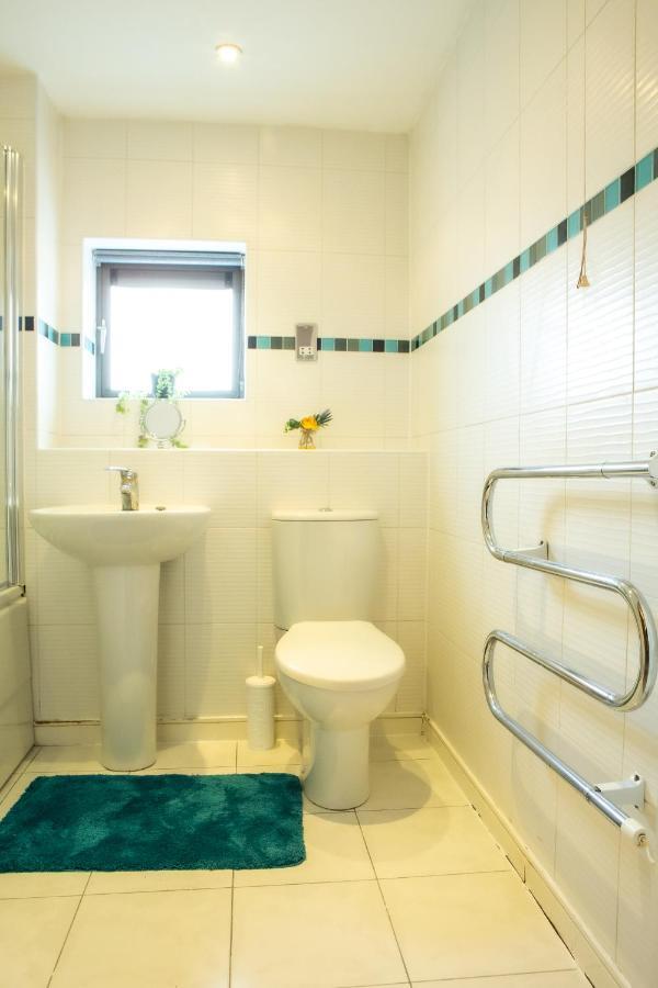 Newly Furnished Appartment Near Train Station וולברהאמפטון מראה חיצוני תמונה